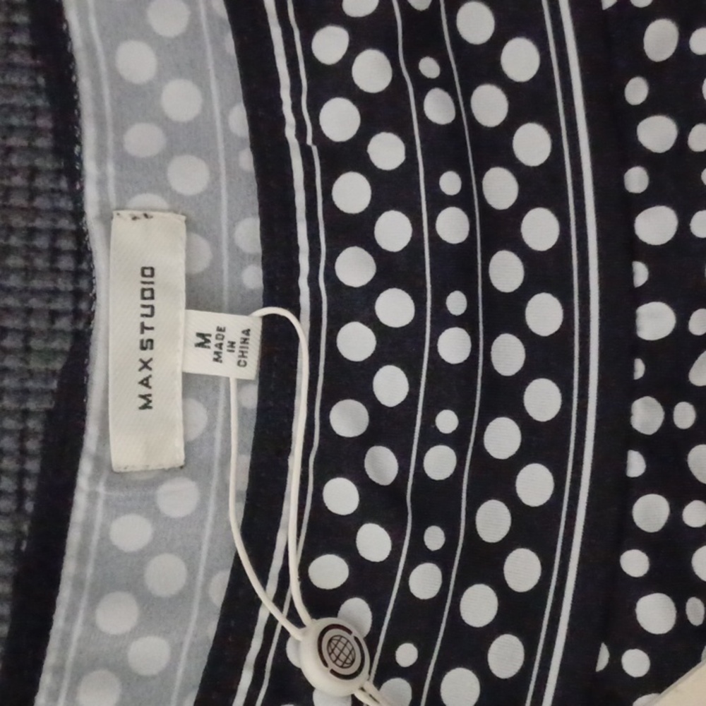 NWT Medium black & white dress, light weight. Special Occasion. Classy. Dressy. - Picture 16 of 16